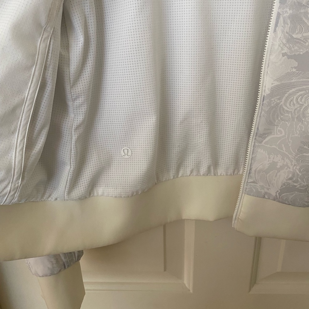 Lululemon Reversible Workout Jacket - image 8